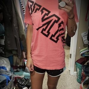 EUC VICTORIA SECRET PINK TSHIRT. size XS